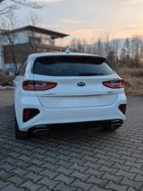 Kia Ceed 1.6 T-GDI DCT GT 8f/LED/NAVI/JBL/SHZ/RFK - Kia cee'd / Ceed von privat