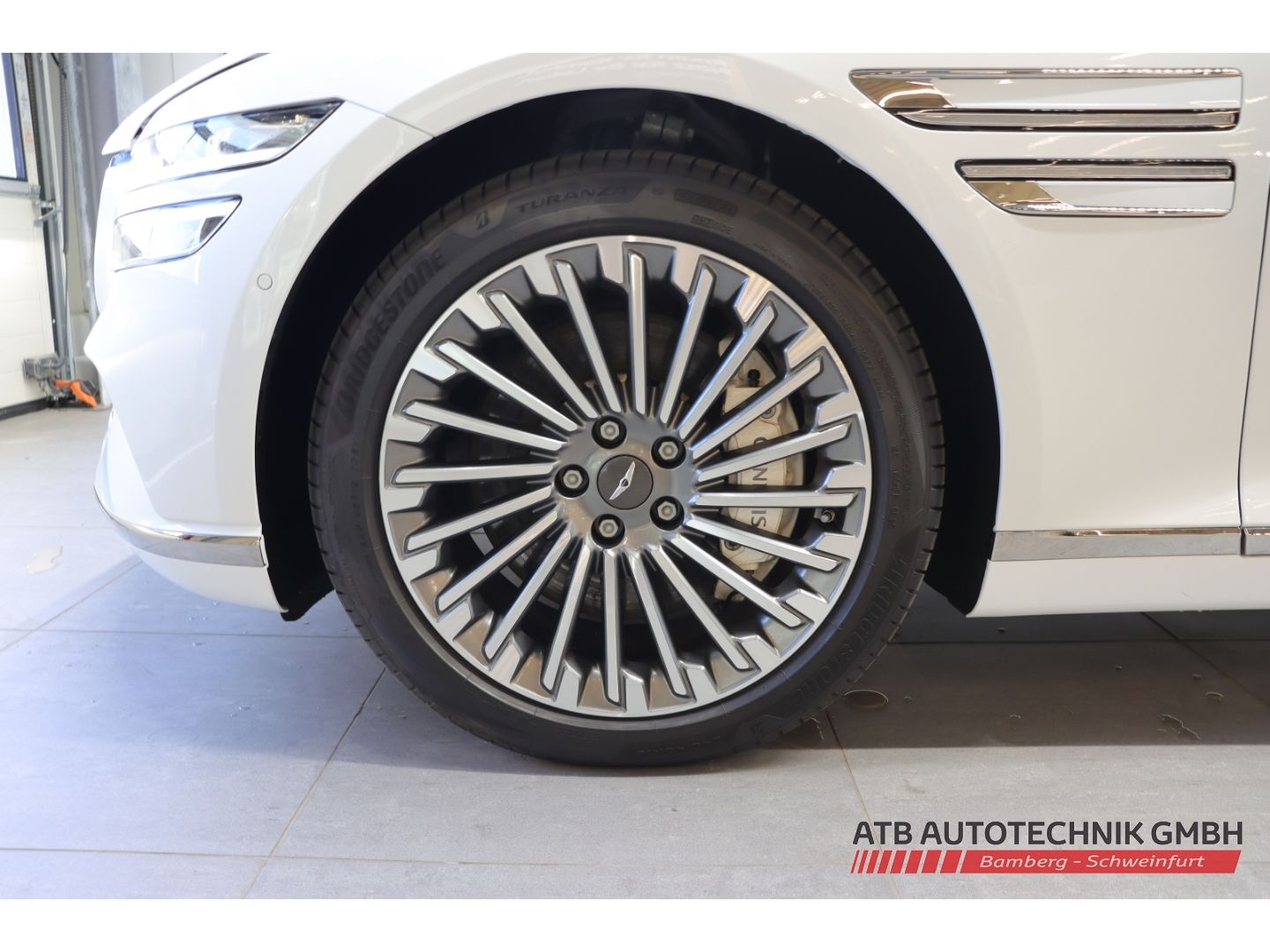 Fahrzeugabbildung Genesis G80 Electrified 4WD Luxury 87,2kWh 98,1% SOH Sol