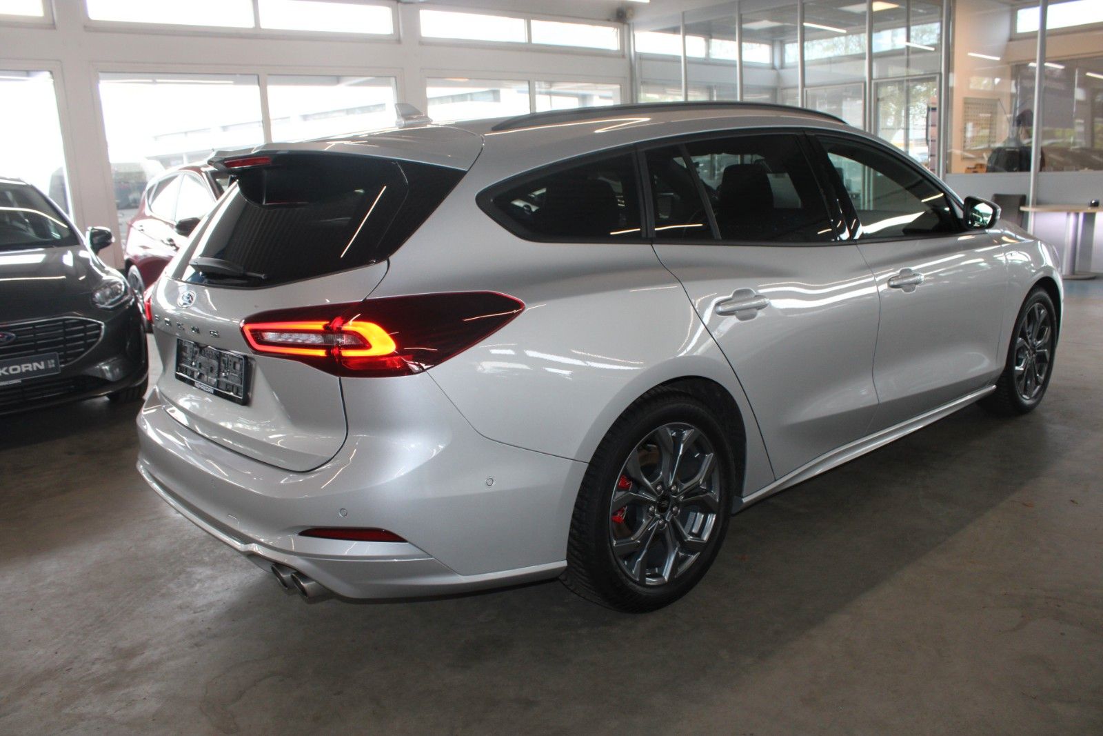 Fahrzeugabbildung Ford Focus ST-Line X Aut. LED ACC HUD WinterP el.Heck