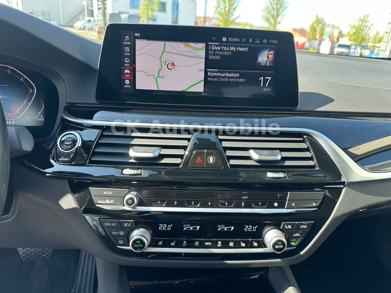 Fahrzeugabbildung BMW 530 i Lim. xDrive Sport Line/Navi/Leder/LED/Kam.