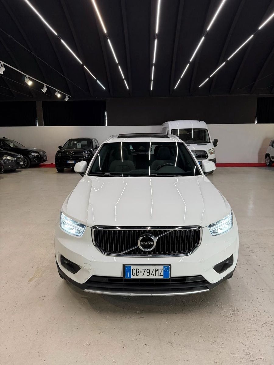 Volvo XC40 B4 AWD Geartronic R-design imagem 2