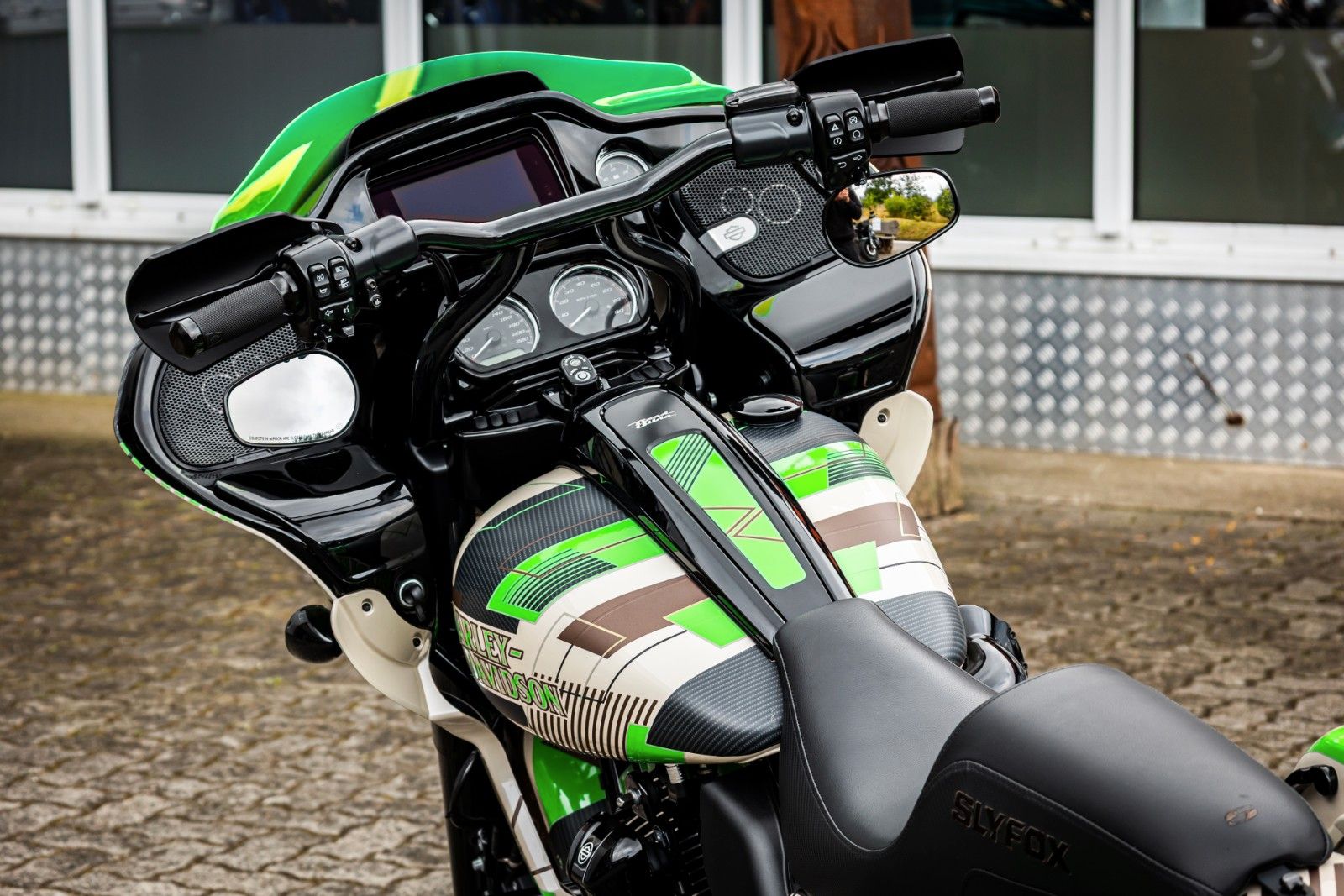 Fahrzeugabbildung Harley-Davidson FLTRXST Road Glide ST - Clubstyle - Kesstech -