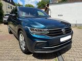 Volkswagen Tiguan 2.0 TDI SCR DSG ACTIVE  AHK-HeadUp-Navi - Volkswagen Tiguan ACTIVE mit Diesel-Antrieb
