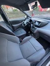 Nissan almero tino - Nissan Almera Tino mit Benzin-Antrieb: Kleinbus