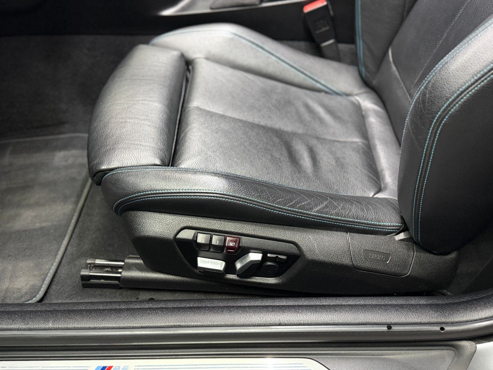 Fahrzeugabbildung BMW M2 Coupe |HJS|H/K|M-PERFORMANCE|H&R
