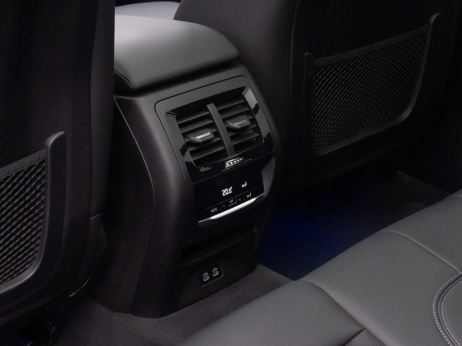 Fahrzeugabbildung BMW X3 M40i Panorama HUD DAB HiFi Laser Kamera 20"