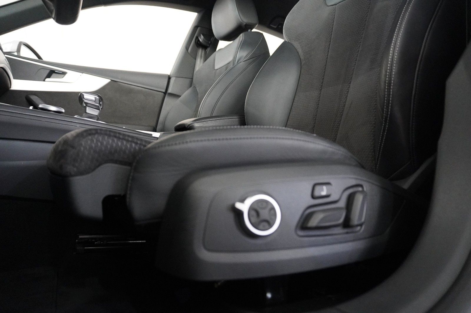 Fahrzeugabbildung Audi S5 Sportback 3.0 TDI QUATTRO LED/NAVI/KAMERA/HUD