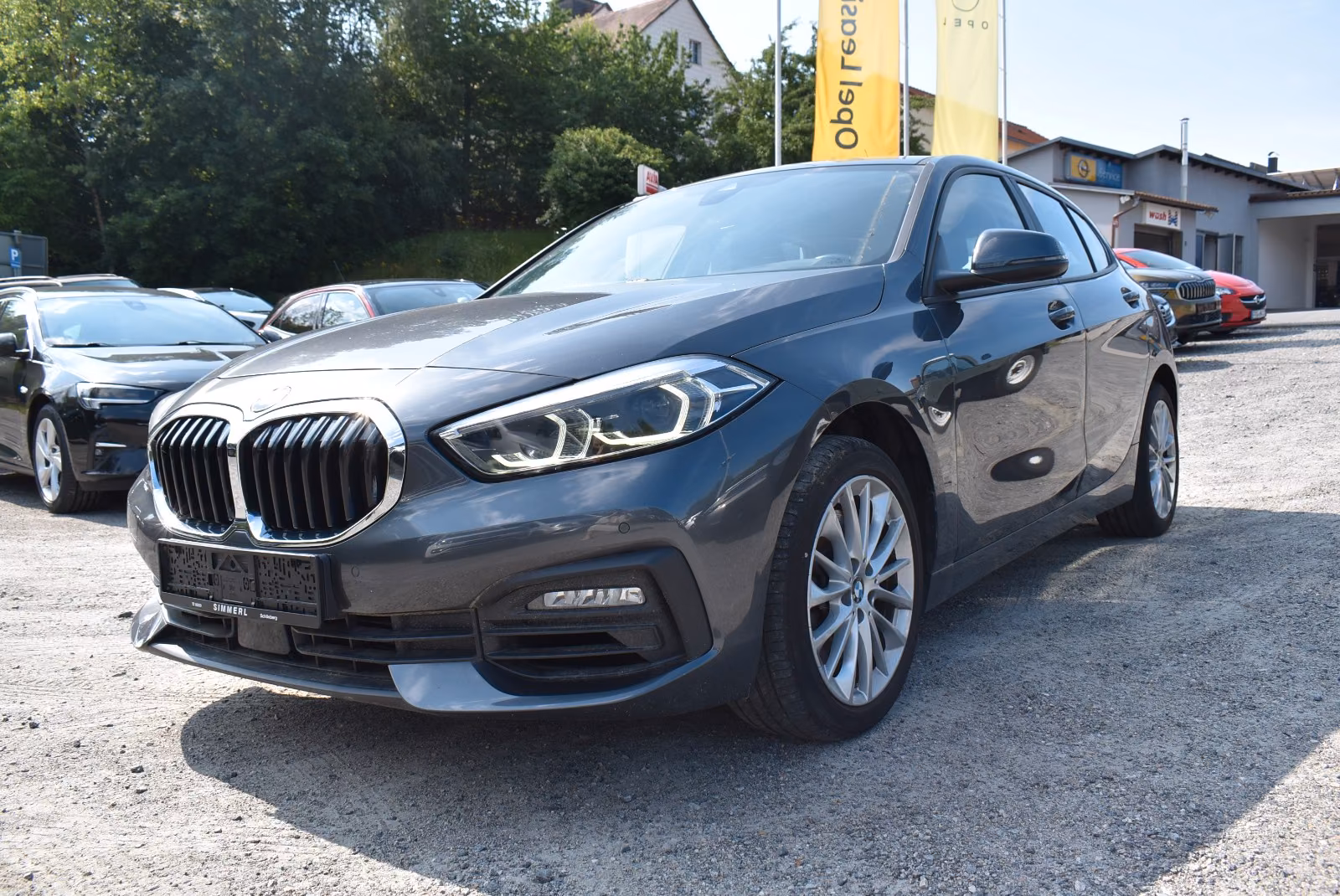 BMW 120i Lim. Advantage "Navi/SHZ/PDC/LED"