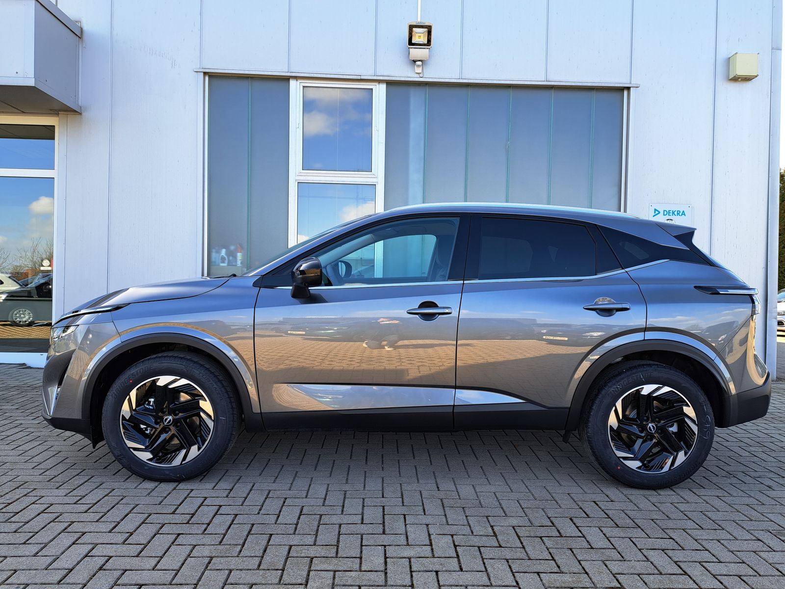 Fahrzeugabbildung Nissan Qashqai N-Connecta 1.3 MHEV 158PS Xtronic WINTER