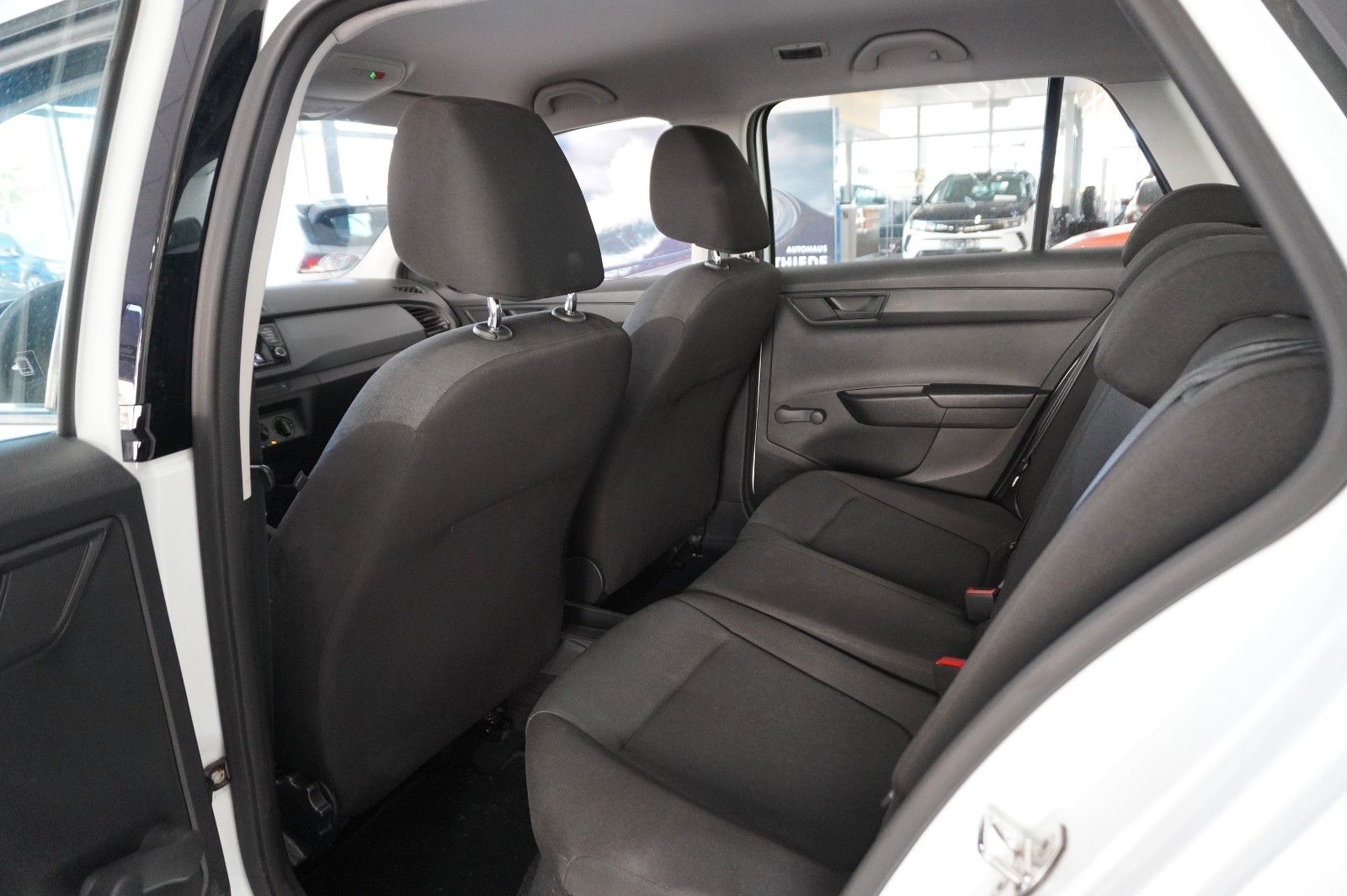 Fahrzeugabbildung SKODA Fabia 1.0 TSI COMBI COOL PLUS LED/SHZ/PDC/DAB+