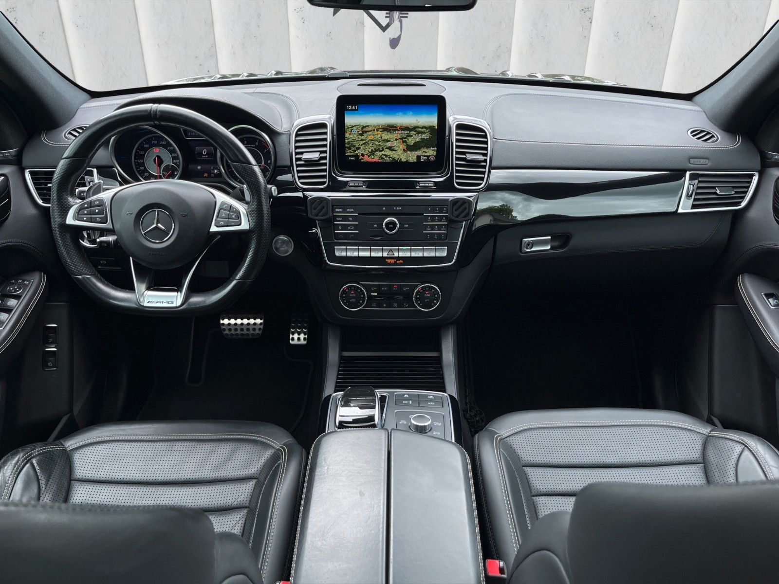 Fahrzeugabbildung Mercedes-Benz *INFERNO*4Matic*HK Audio*SHZ*NAVI*