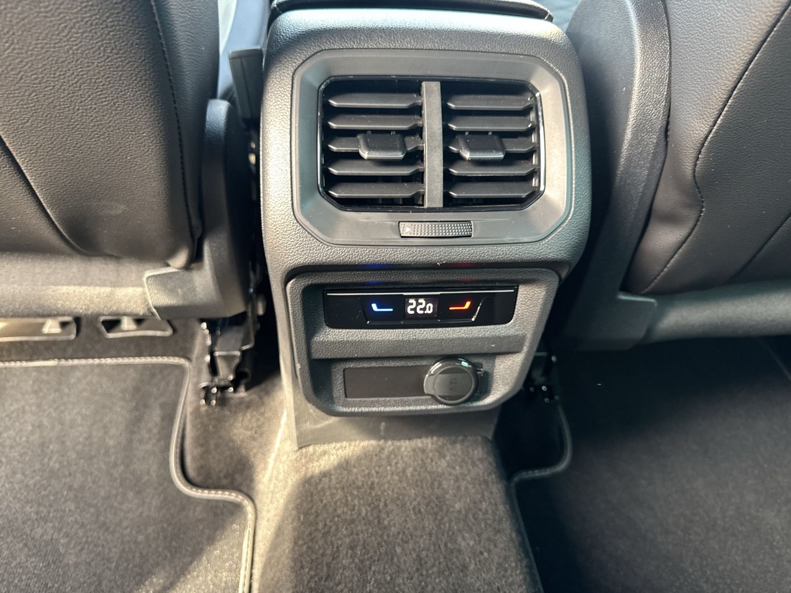 Tiguan R-Line 2.0 TSI 4Motion, Navi Discover, ab