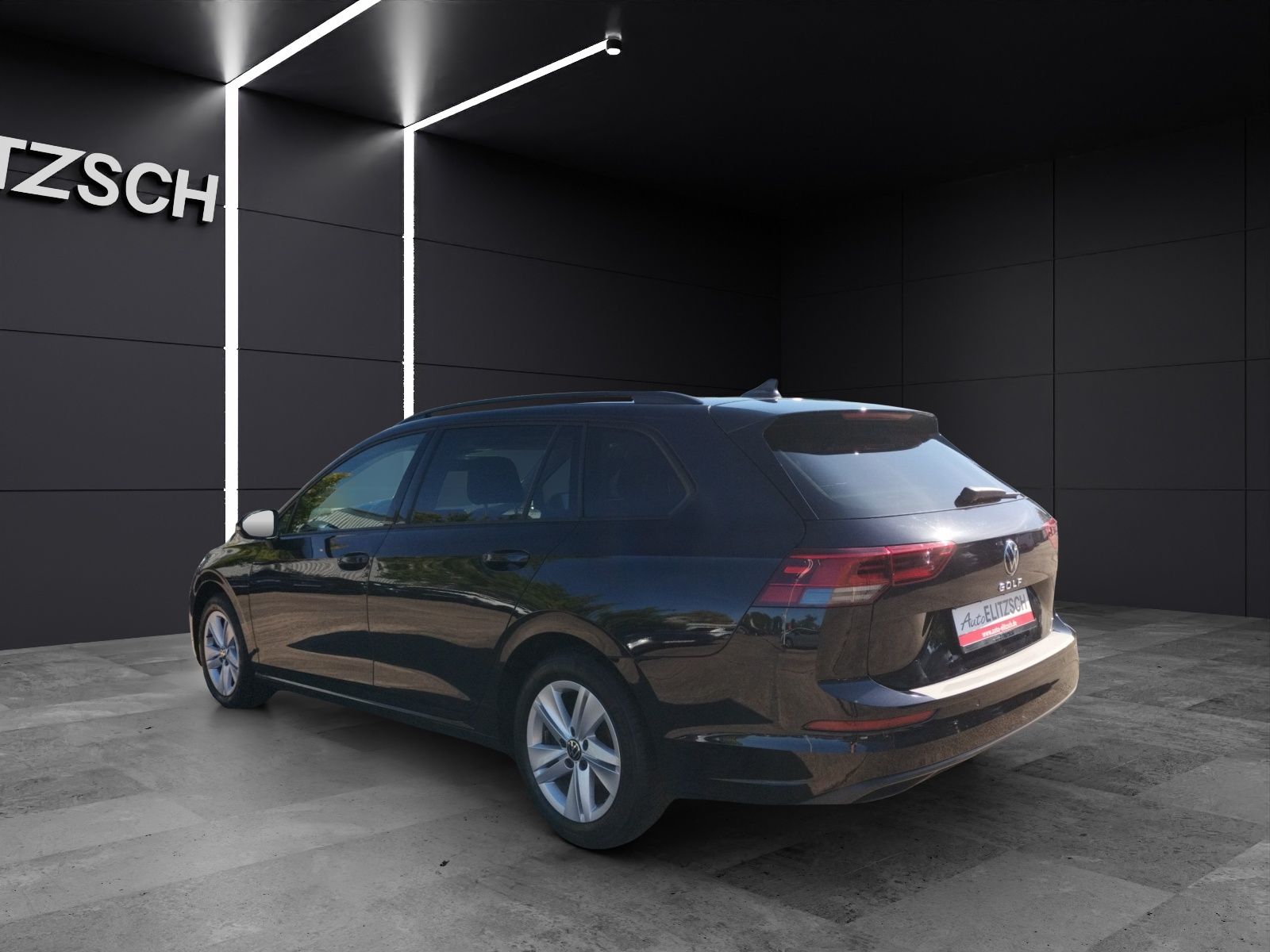 Fahrzeugabbildung Volkswagen Golf VIII Variant Life TDI DSG LED ACC AHK SHZ P