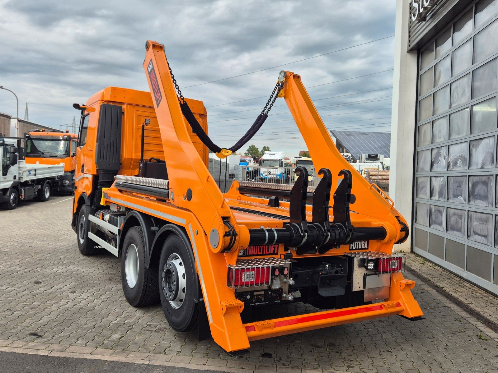 Fahrzeugabbildung Iveco AS280X58Y/ PS ON Hiab FTR18 Funk AHK Bett Cam