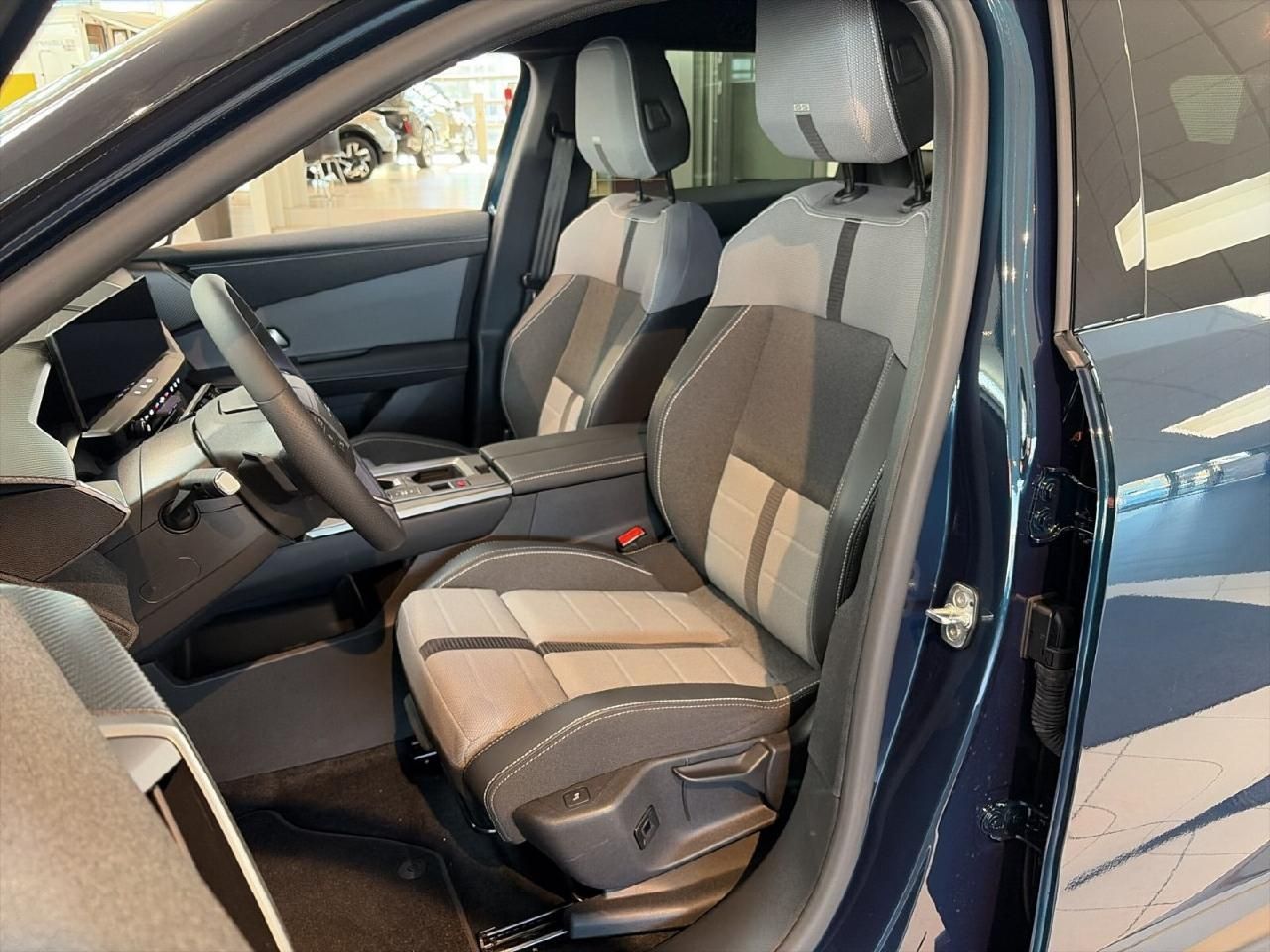 Fahrzeugabbildung Opel Grandland 1.2 48V Mild-Hybrid 100 kW GS