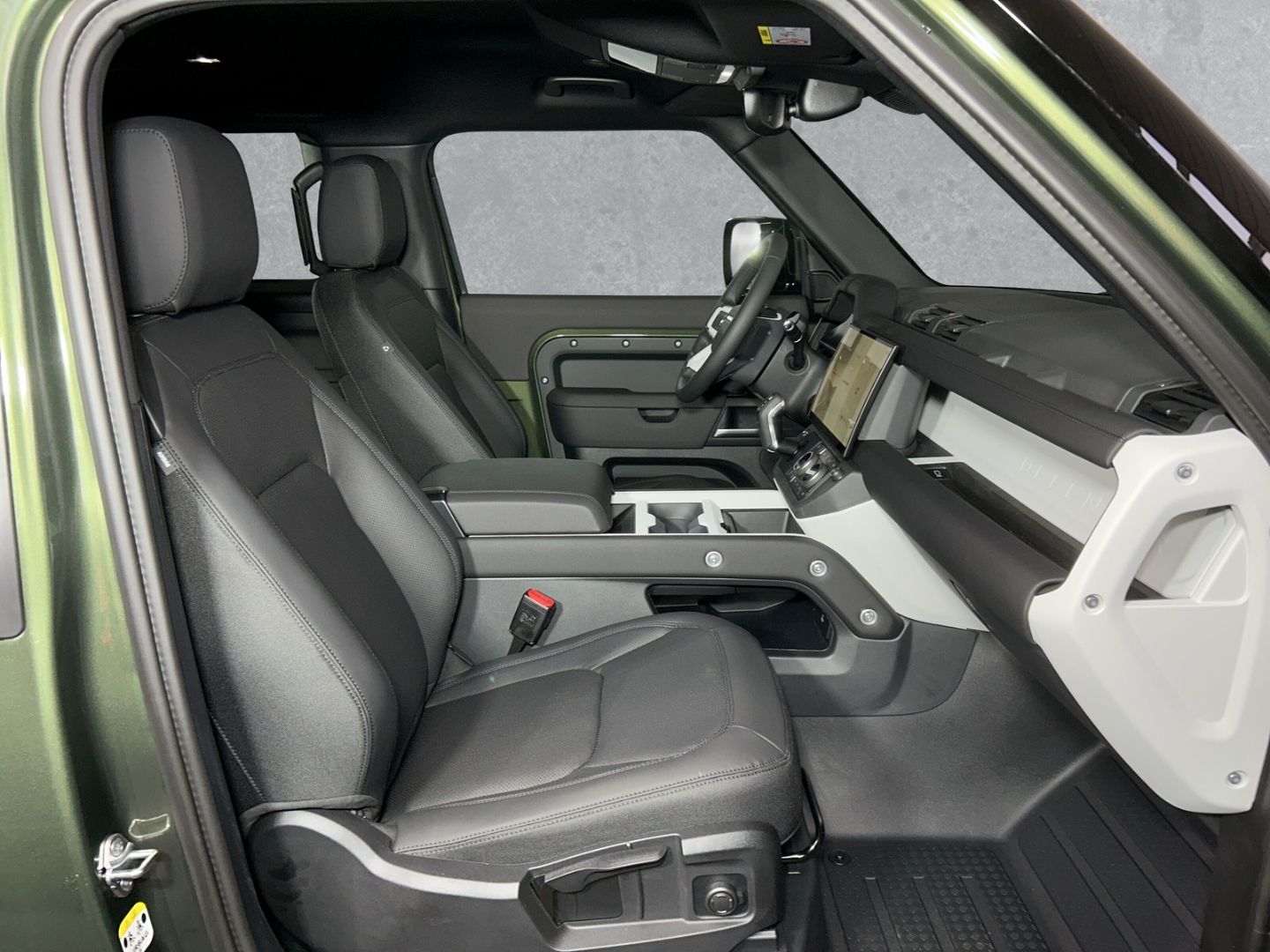 Land Rover Defender 90 D250 S Winterpaket AHK Komfortpaket- imagem 3