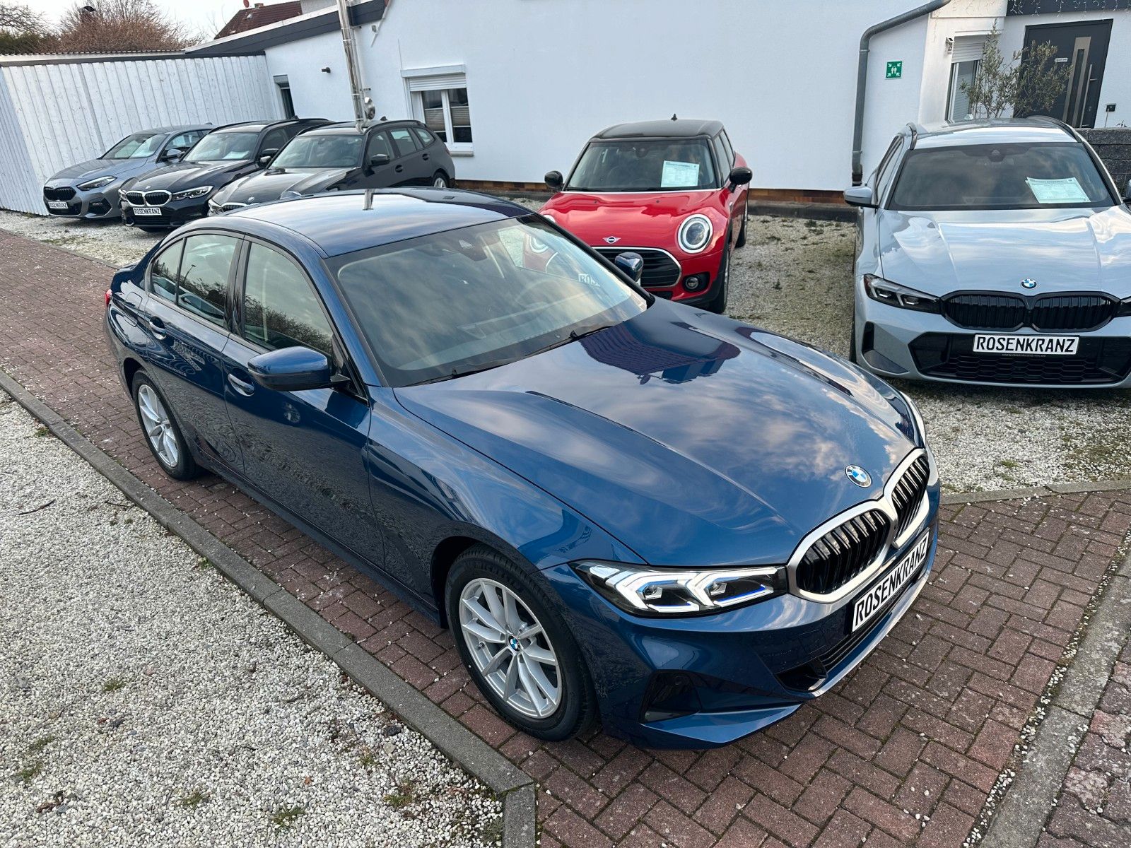 BMW 318 i*ADAPT. LED*360°*DAB* foto 6