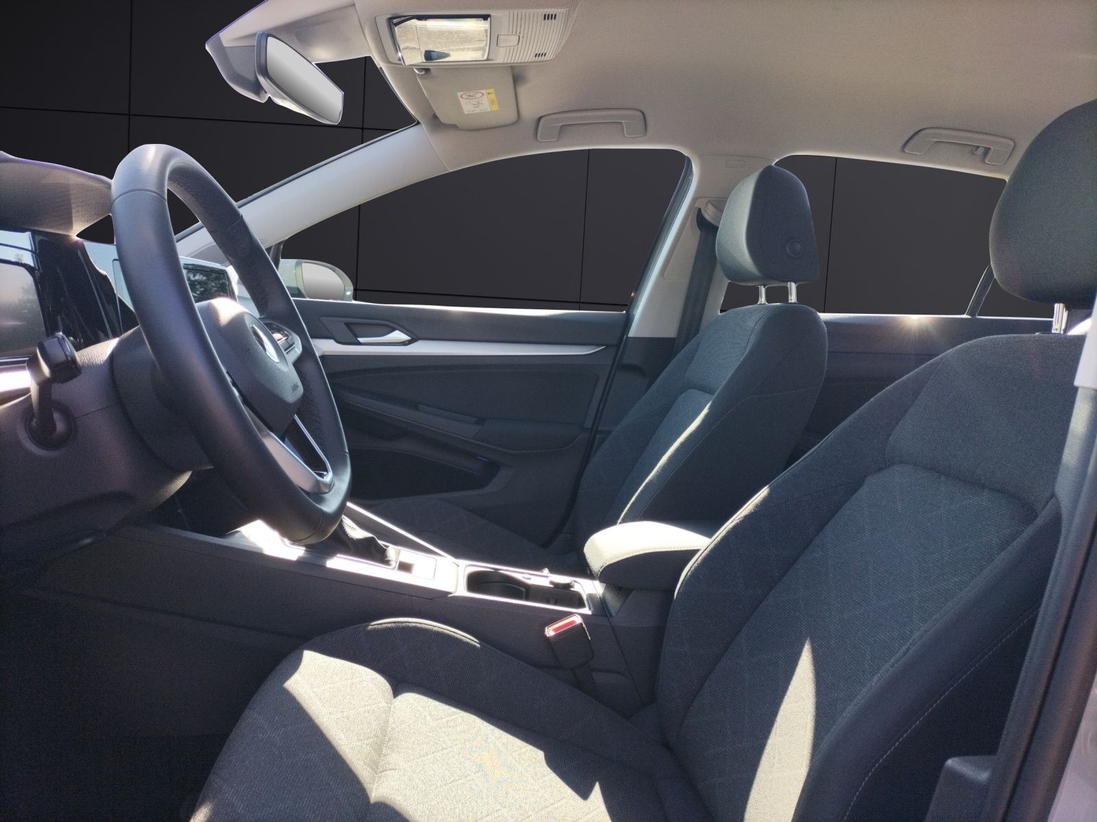 Fahrzeugabbildung Volkswagen Golf VIII TSI Life LED Kamera CarPlay SHZ PDC AC