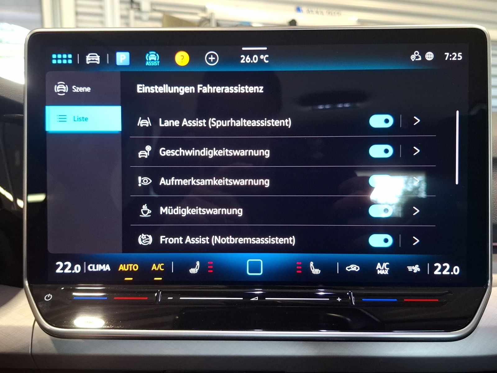 Fahrzeugabbildung Volkswagen Golf VIII TSI Life LED Navi AID ACC RFK HUD SHZ