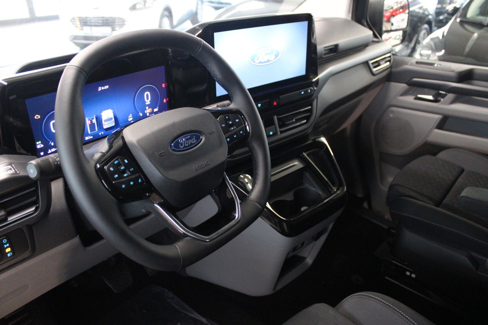 Fahrzeugabbildung Ford NUGGET L1 Titanium MARKISE + Aufstelldach SOFORT