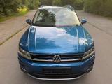 Volkswagen Tiguan Highline 4Motion Pano orig.62tkm - Volkswagen Tiguan: Blau