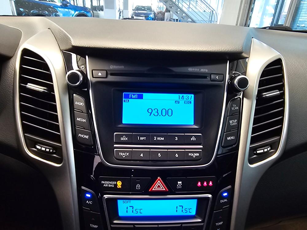 Hyundai i30 1.Hand,PDC,Klimaautomatik,Winterräder
