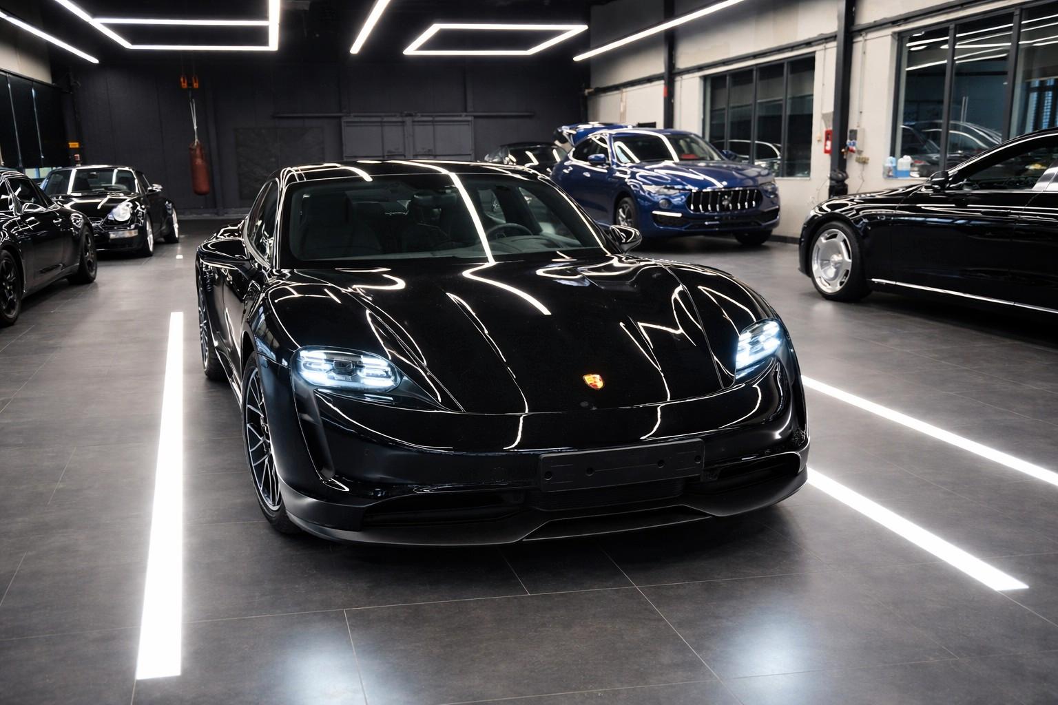 Porsche Taycan*70thYear*Pano*Beif Dis**5 Sitzer