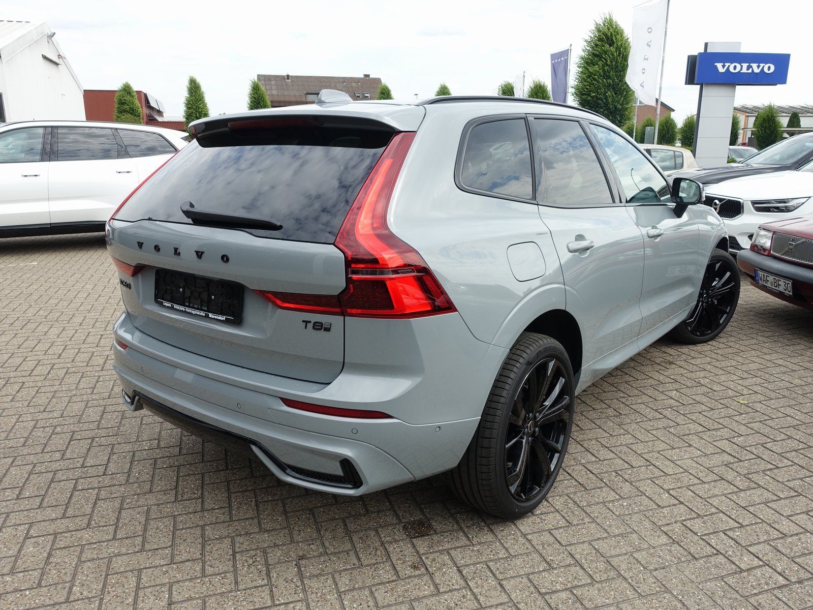 Volvo XC60 Black Edition T8 AWD HUD/360°/PANO/B&W/AHK imagem 2
