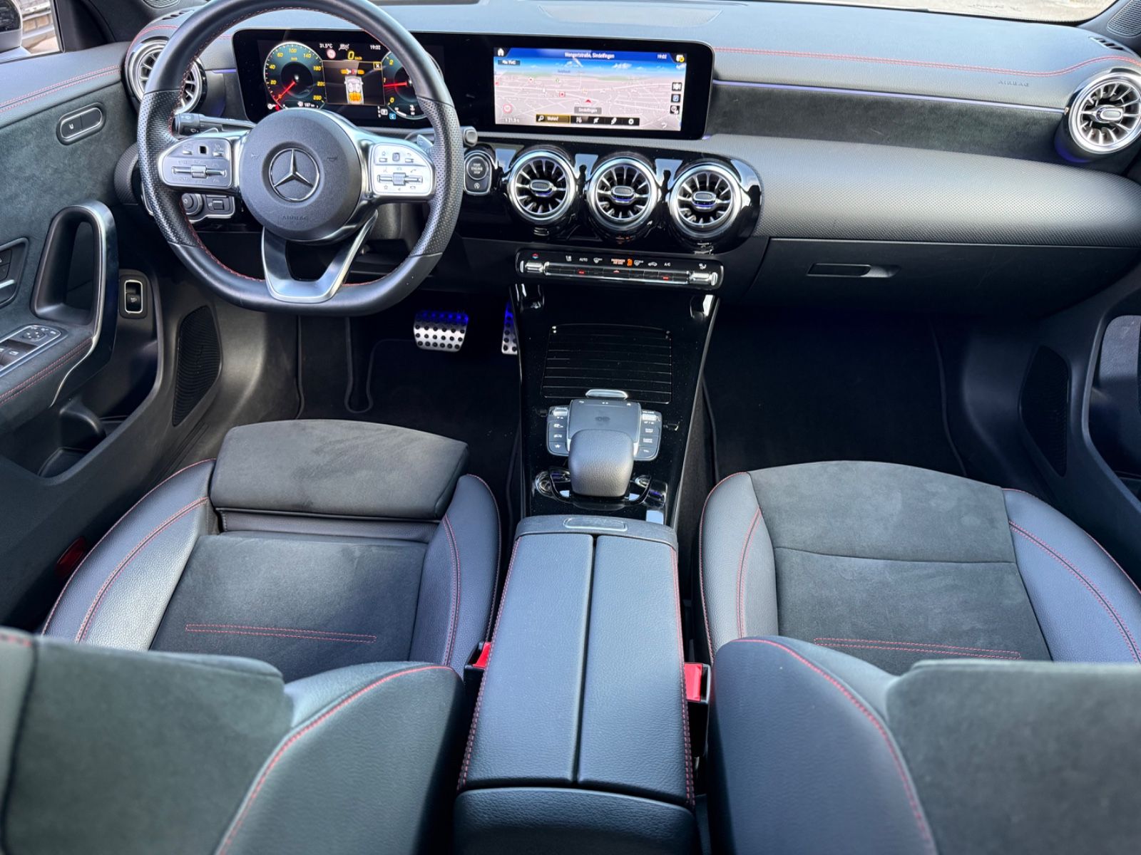 Mercedes-Benz CLA 200d AMG-Line Pano 360° Night-Paket AHK Ambi foto 2