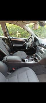 Mercedes-Benz W203  - schwarze Mercedes-Benz 230