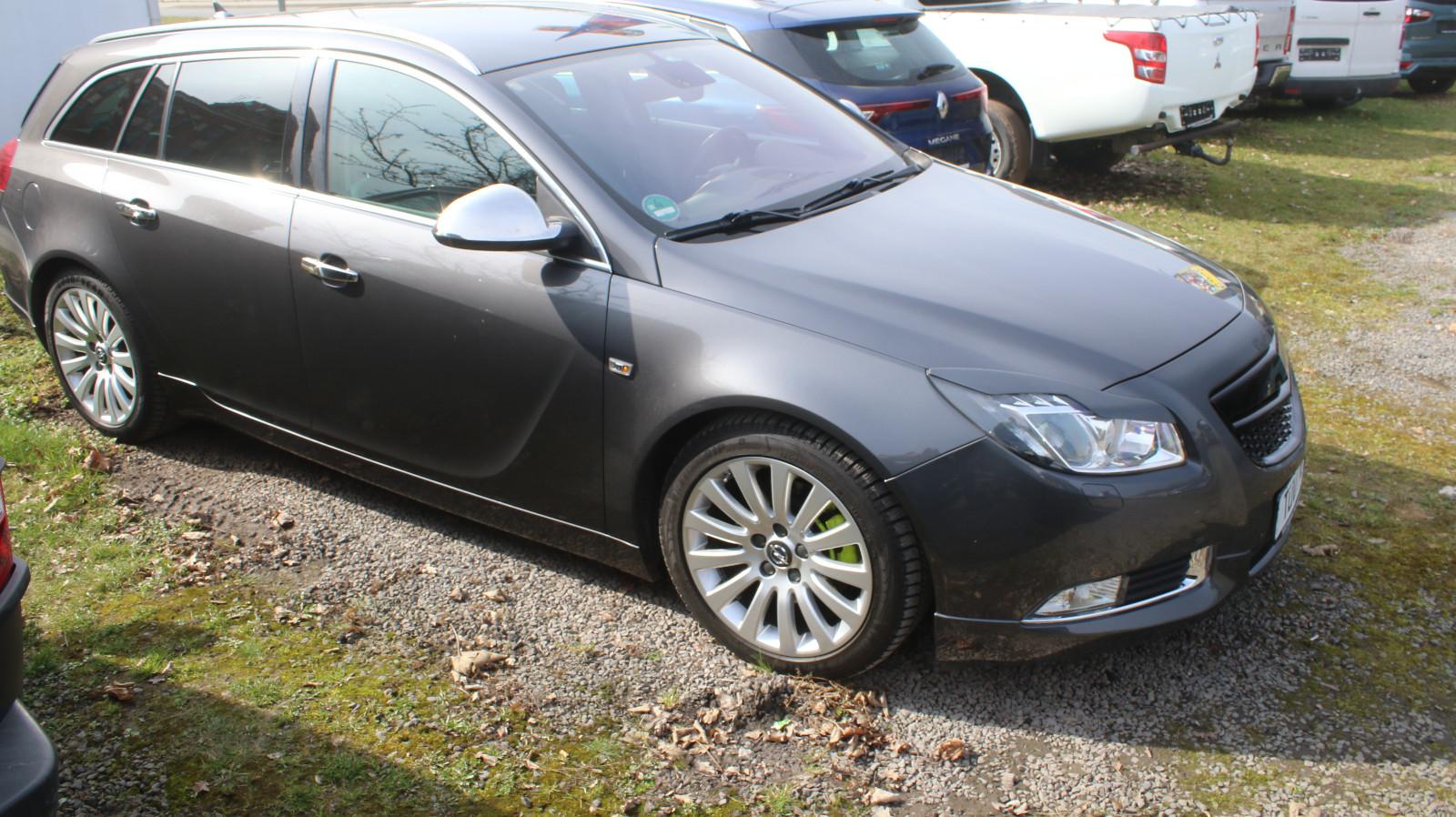 Opel Insignia A Sports Tourer 2,0l  Sport Leder Xenon