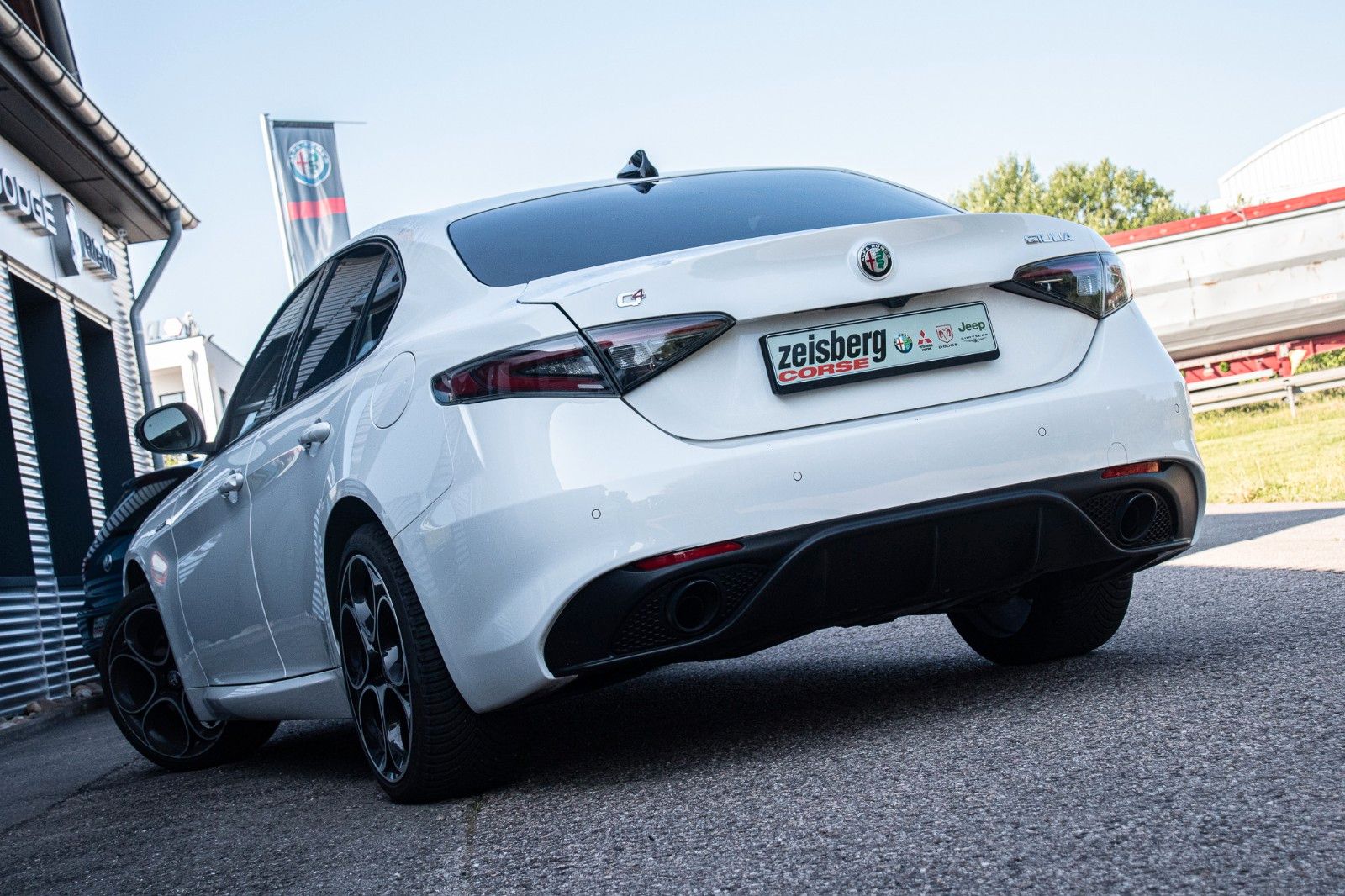 Fahrzeugabbildung Alfa Romeo Giulia MY 24 Veloce 2.0 vom AR Vertragshändler