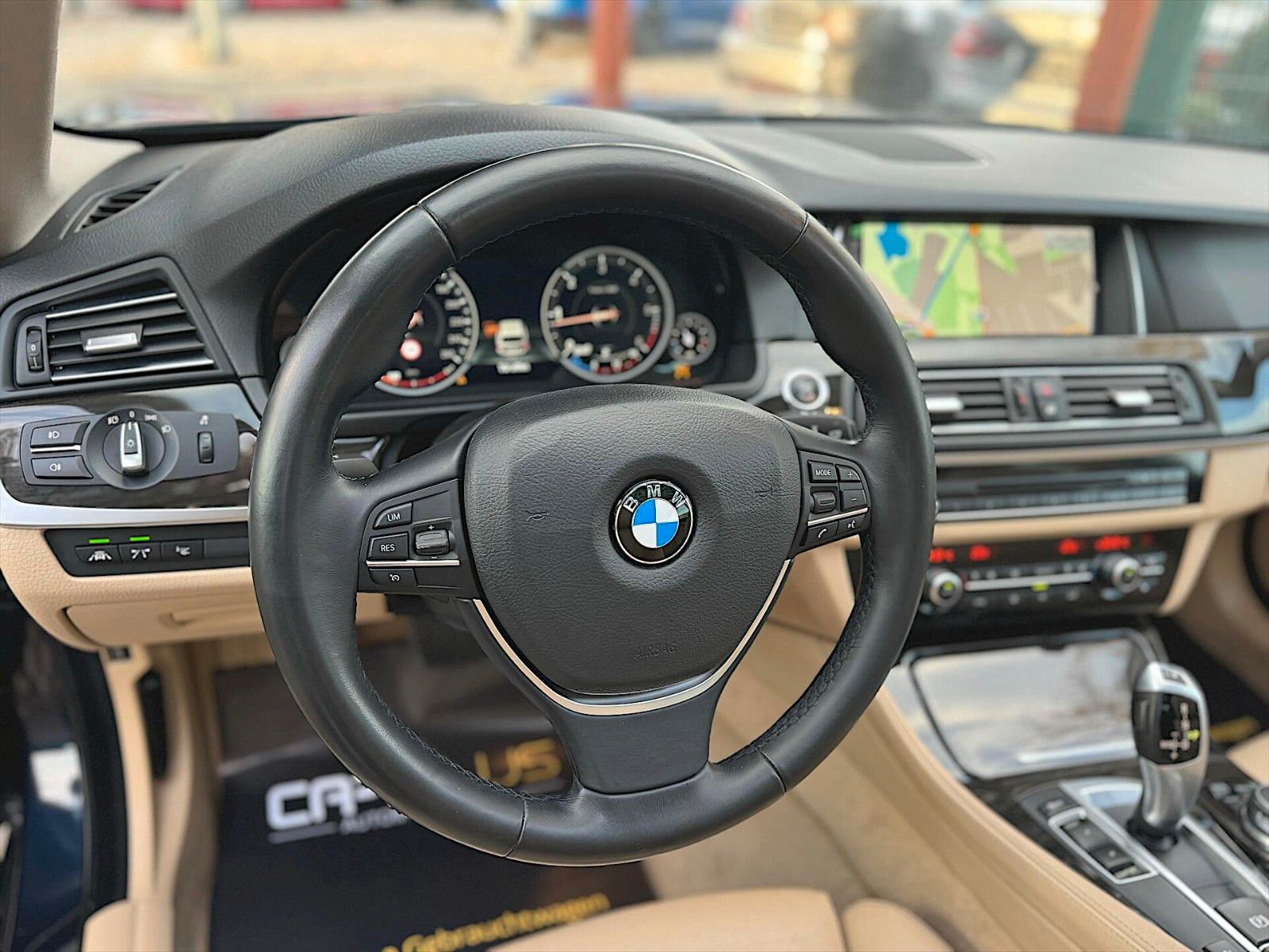 Fahrzeugabbildung BMW 520d Touring Luxury *Pano*Head Up*DAB*H&K*LED*