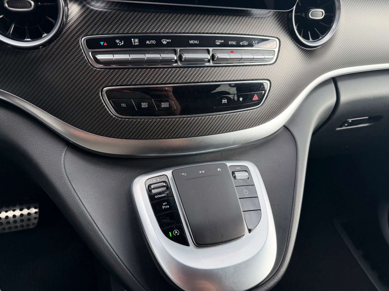 Fahrzeugabbildung Mercedes-Benz V 250 d EDITION AMG Kompakt AHK2,5 DISTRONIC