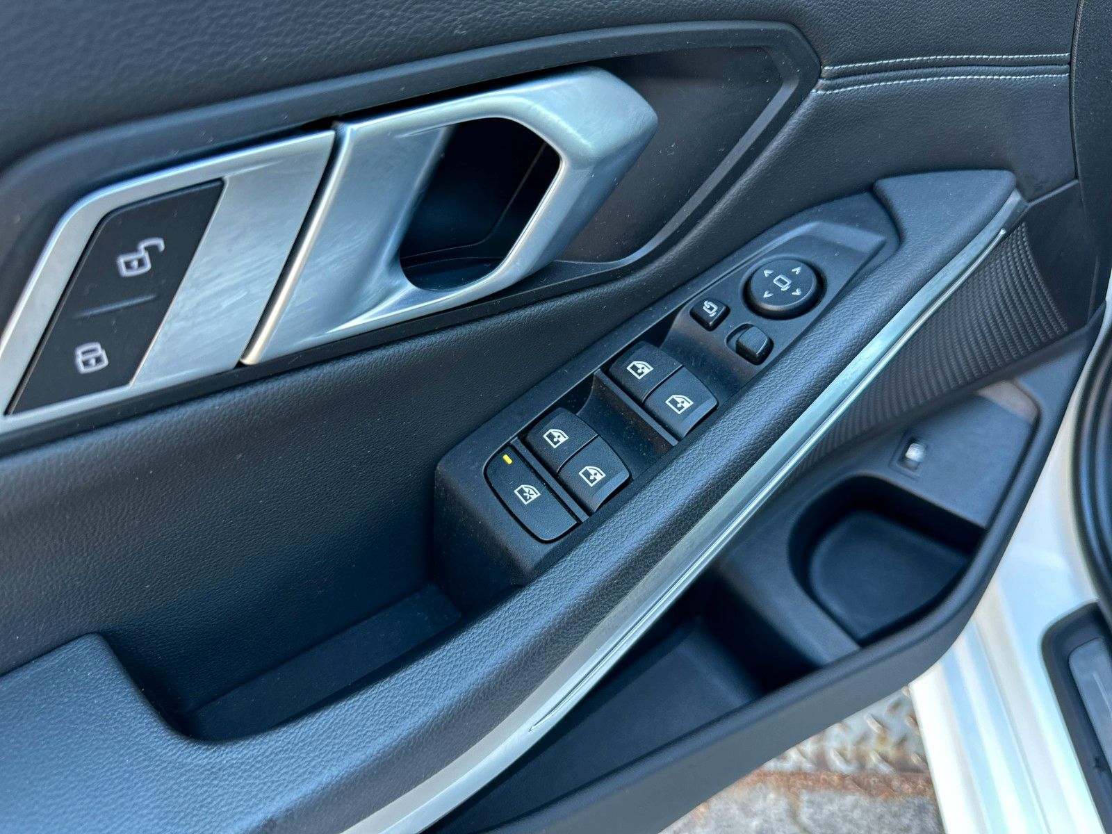 BMW 330e LC.PRO ACC LASER CARPLAY HUD HiFi KAMERA foto 21