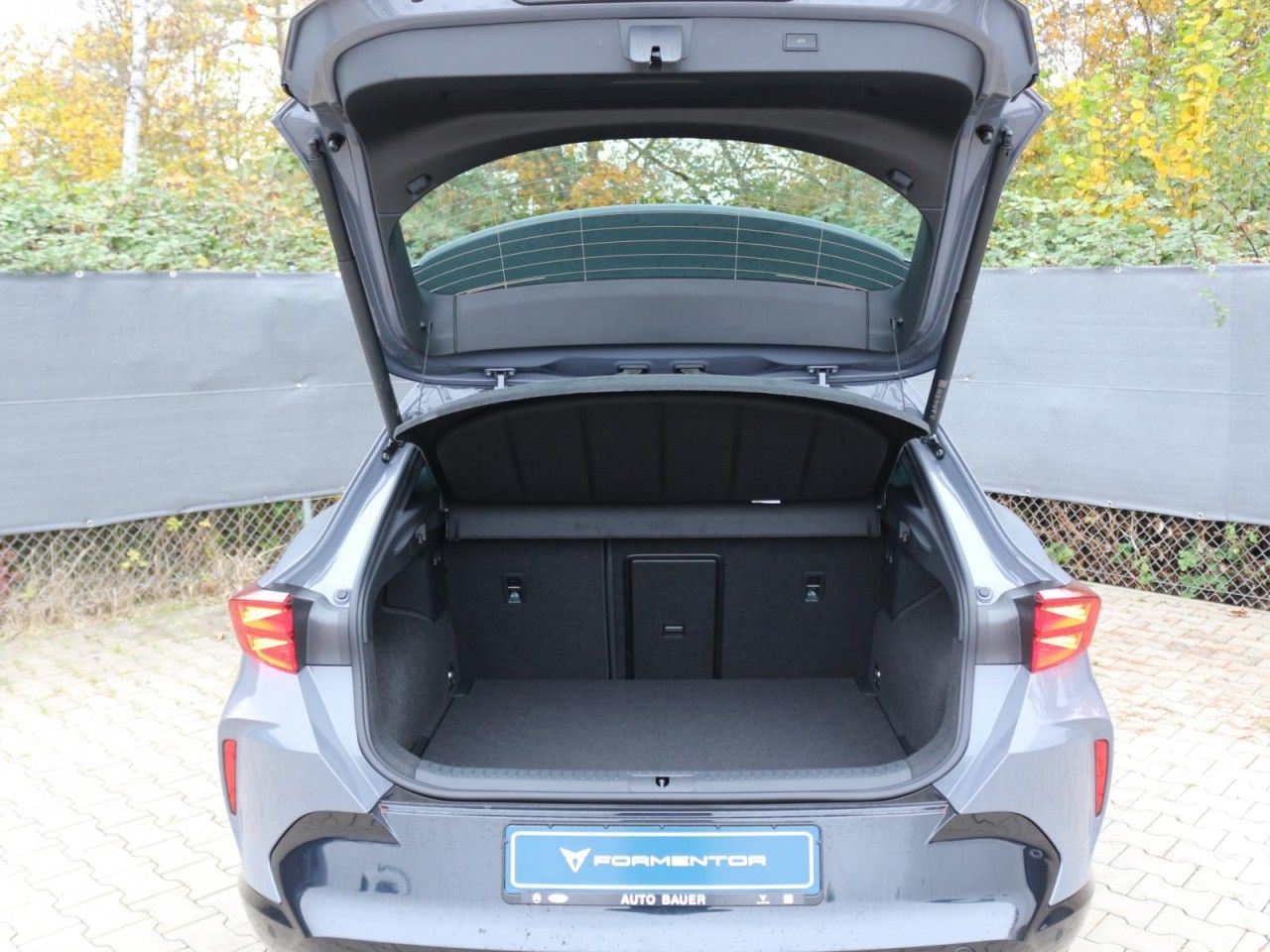 Fahrzeugabbildung CUPRA Formentor VZ 2.0 TSI 333 PS 7-Gang-DSG 4Drive
