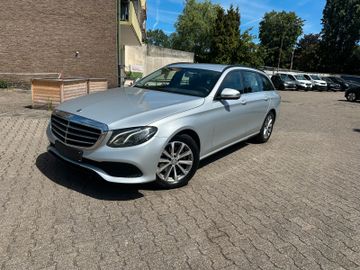 Mercedes E 220 - 1