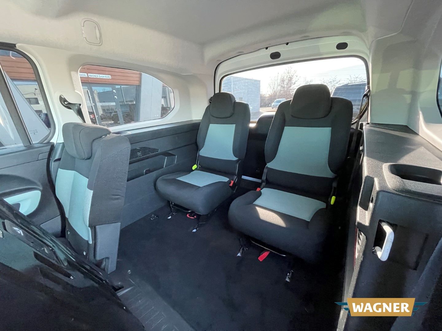 Fahrzeugabbildung Citroën Berlingo Feel XL Automatik Klimaautomatik