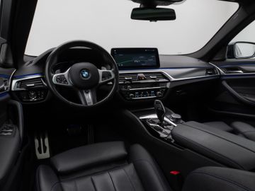 Fahrzeugabbildung BMW 540d xDr Tour M Sport Pano HUD AHK ACC 360°