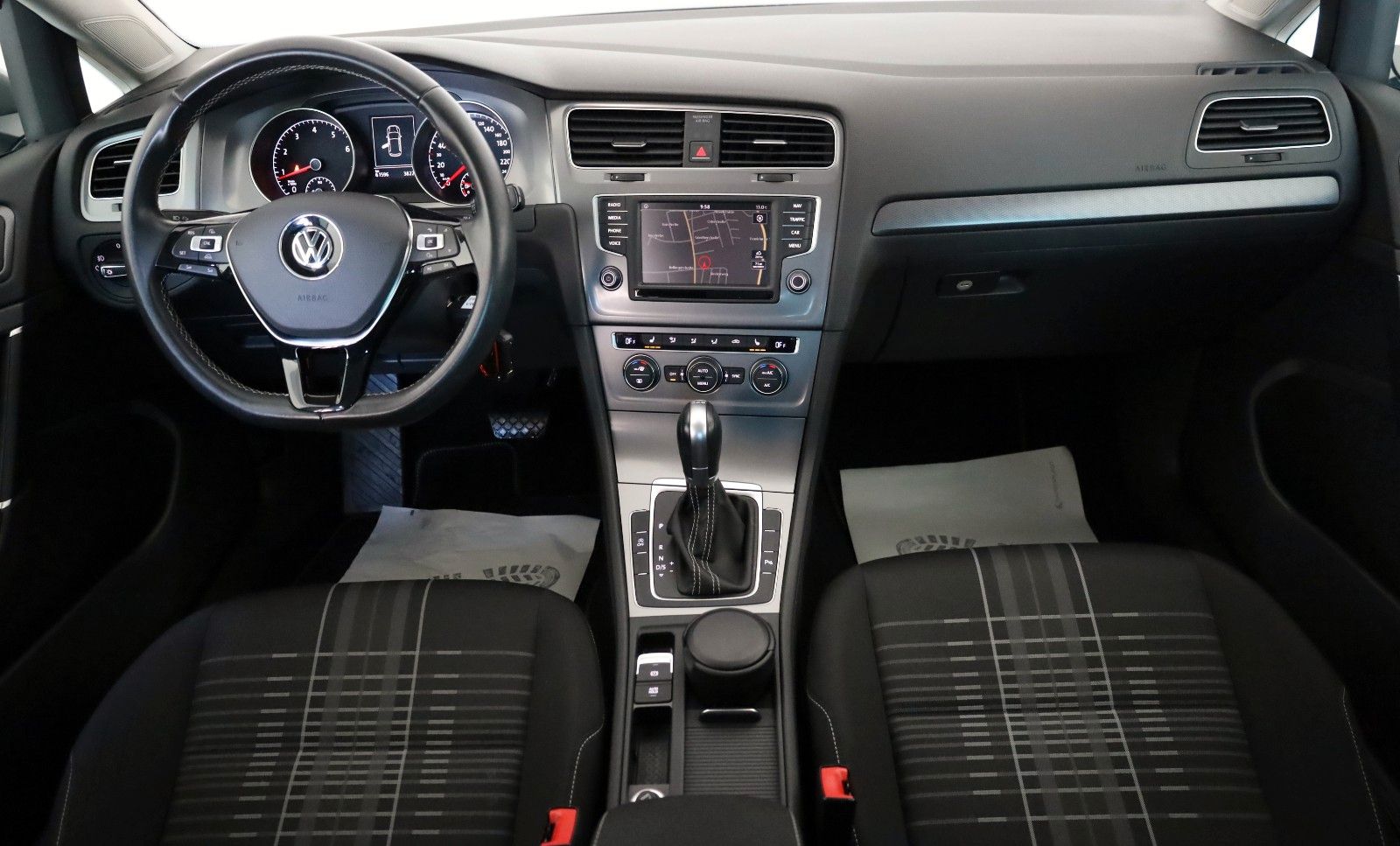 Fahrzeugabbildung Volkswagen Golf VII Lim. Lounge Navi,SH,PDC