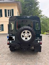 Land Rover Defender 110 TD4 Station Wagon E E - Land Rover Defender mit Diesel-Antrieb: Sitzheizung, Geländewagen, Td4
