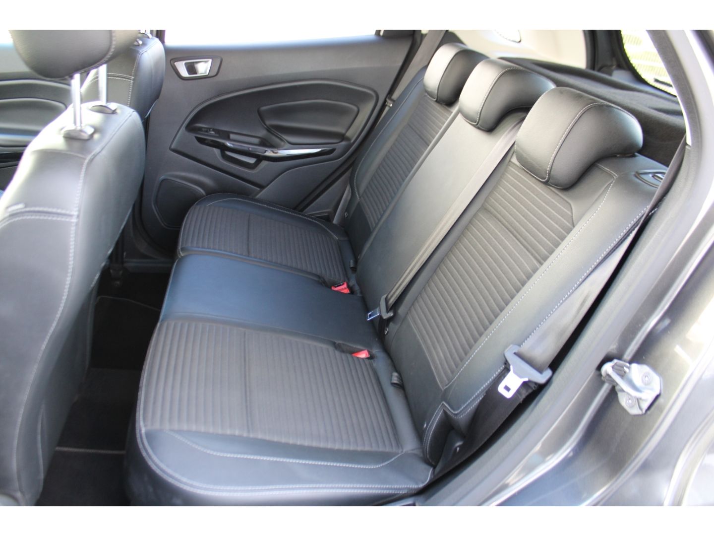 Fahrzeugabbildung Ford EcoSport Titanium WiPa RFK Tempomat  Android Aut