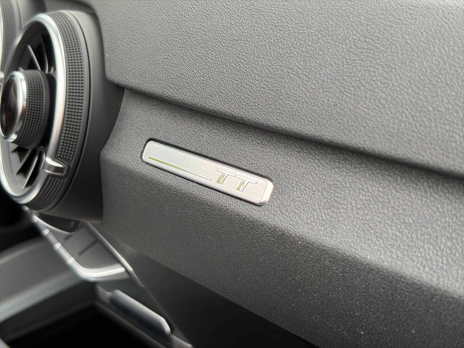 Fahrzeugabbildung Audi TT Roadster S-line*Bang & Olufsen*Alcantara*19"*