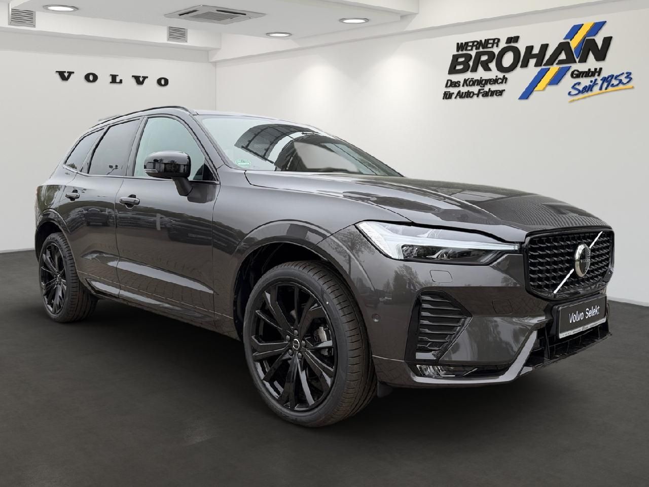 Fahrzeugabbildung Volvo XC60 B5 AWD Benzin Plus Dark