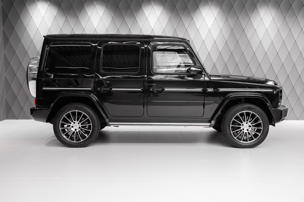 G 350 d BLACK/BLACK AMG LINE SUNROOF MASSAGE 20" - Bild 3