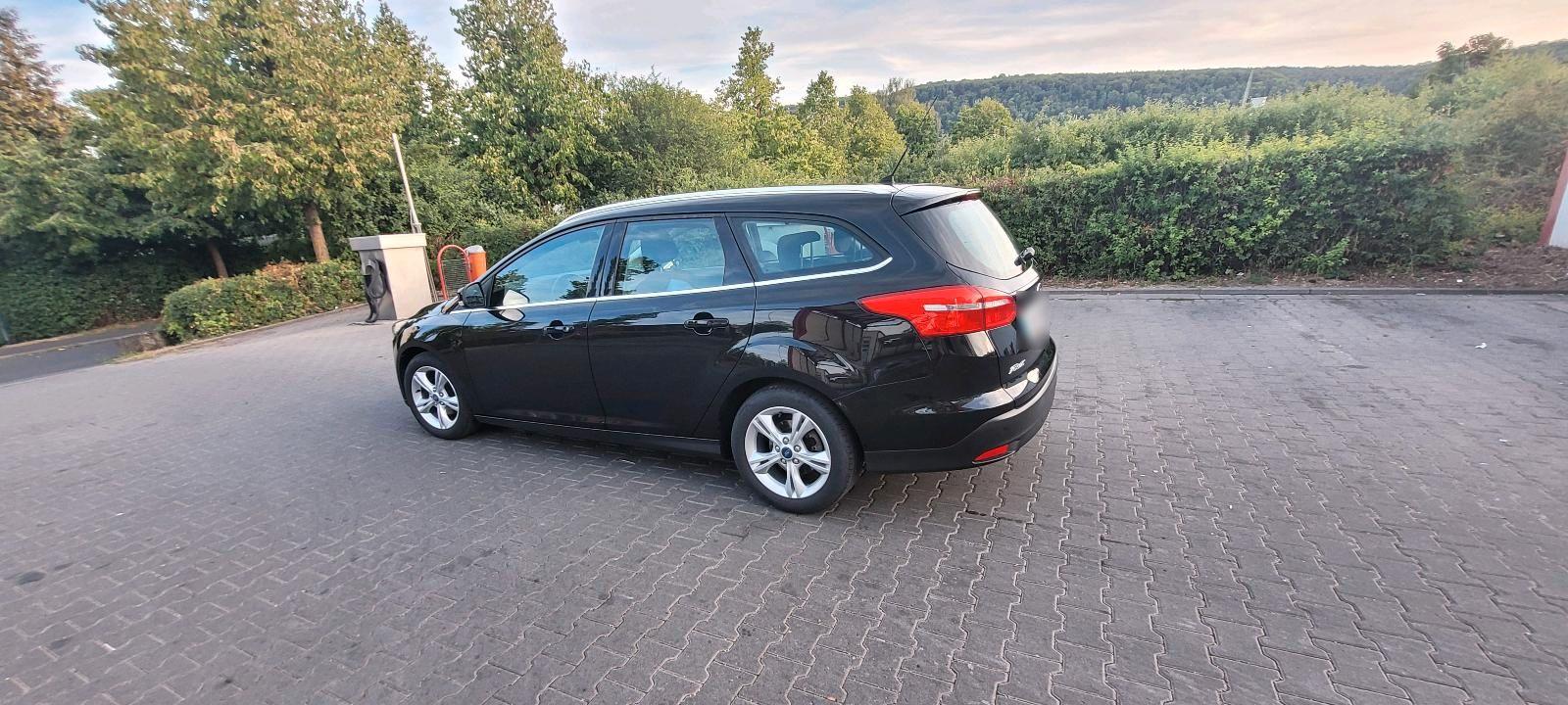 Ford Focus 2015 — rear view