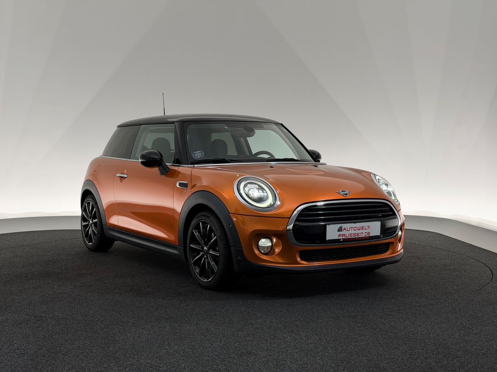 Gebrauchtwagen MINI Cooper Cooper 1.5*CHILLI*LED-DCC-SHZ-PDC-TEMPO-SP.STZ in Fulda
