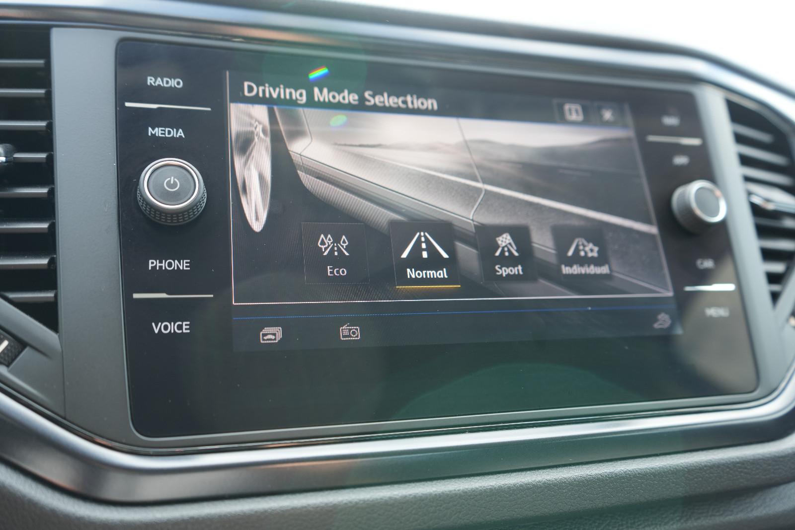 Volkswagen T-Roc DCC PDC KLIMAAUTOMATIK SITZHEIZUNG