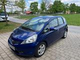 Honda Jazz (GE) 1.4 I-VETC i-SHIFT 73 kW (100 PS) blau - Honda Jazz Gebrauchtwagen in München