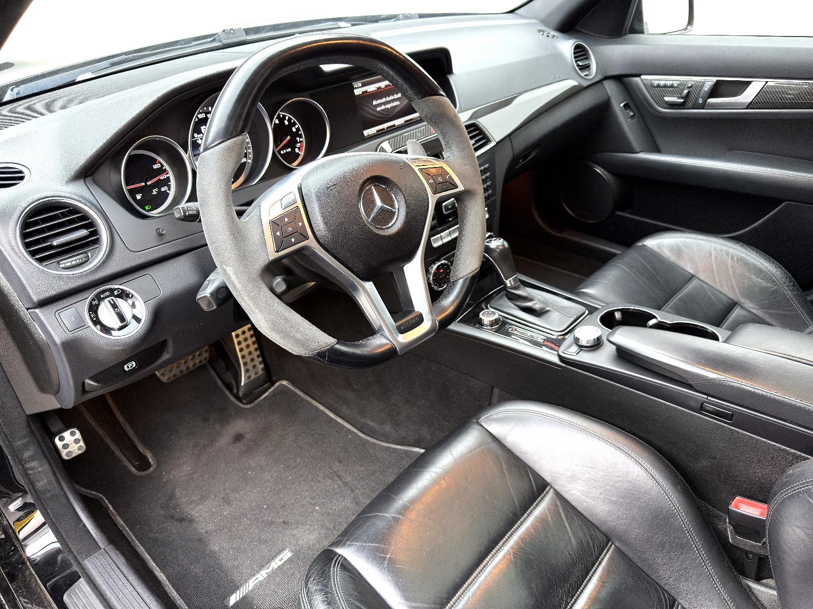 Mercedes-Benz C 63 AMG Performance restylée | 487 ch | BVA | Performance Package | Harman Kardon | Caméra | Toit ouvrant | Inserts carbone